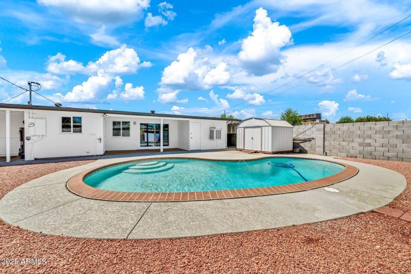 1214 E Butler Dr-42