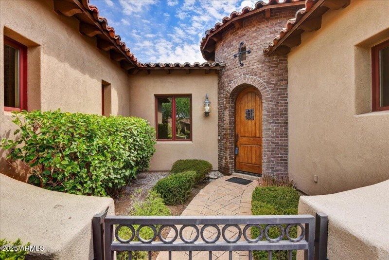 02-Courtyard