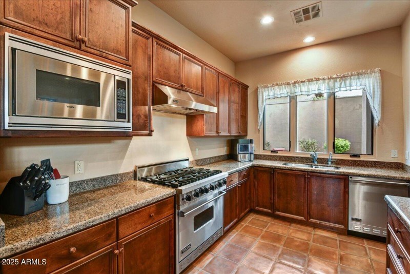 24-Kitchen