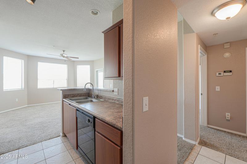 9820 N CENTRAL Avenue, 212