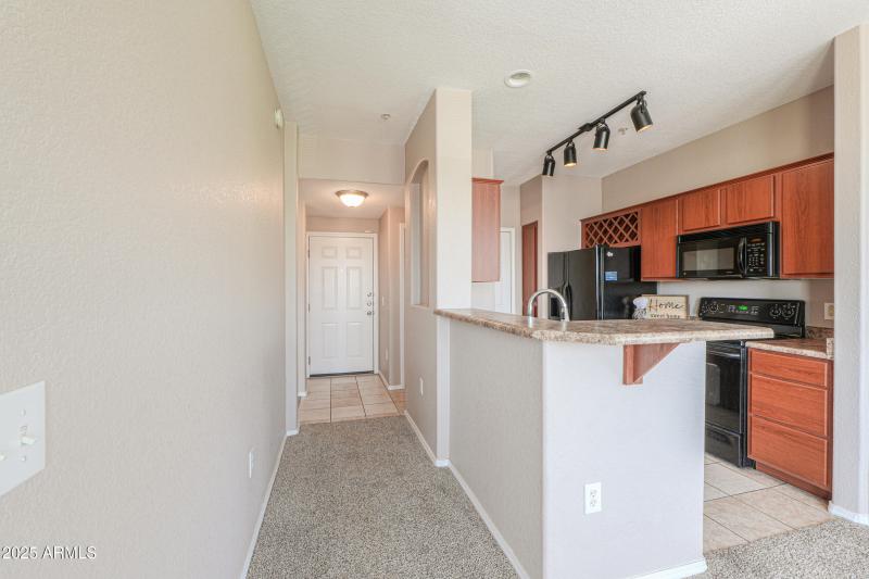 9820 N CENTRAL Avenue, 212