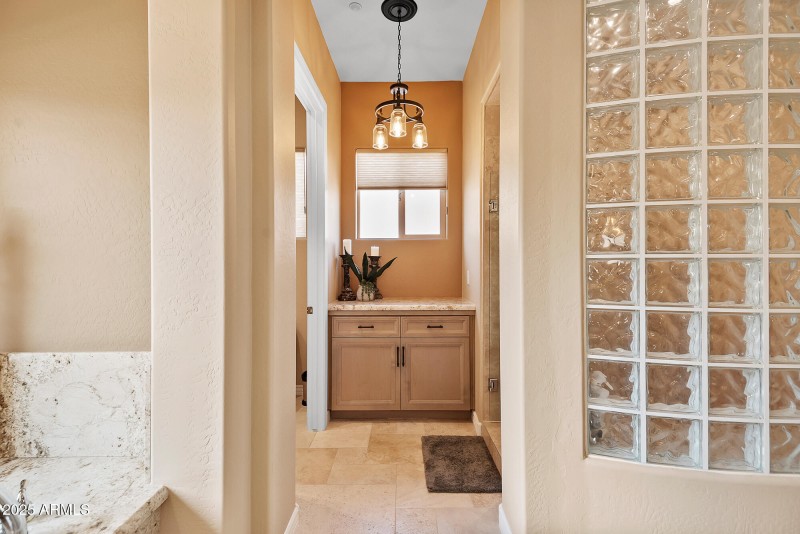 Master extra cabinetry