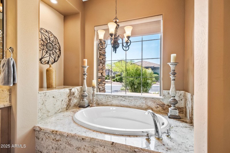 Master Soaking Tub