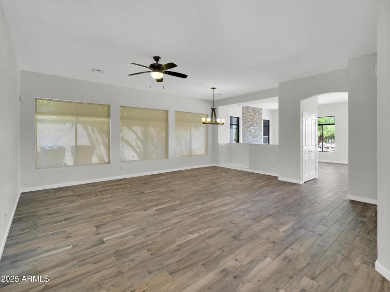 16-3906 E Carson Road-16