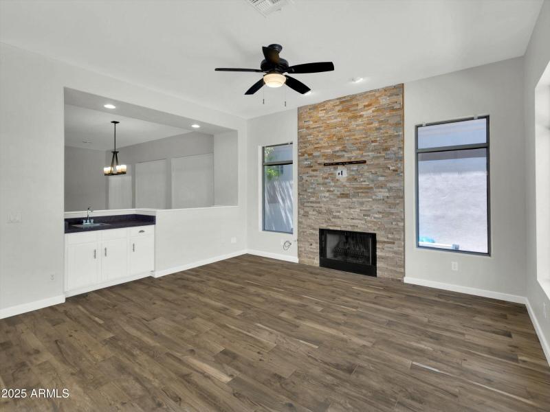 20-3906 E Carson Road-20