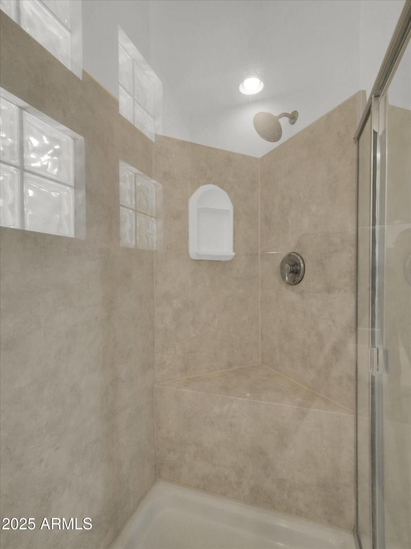 38-3906 E Carson Road-38