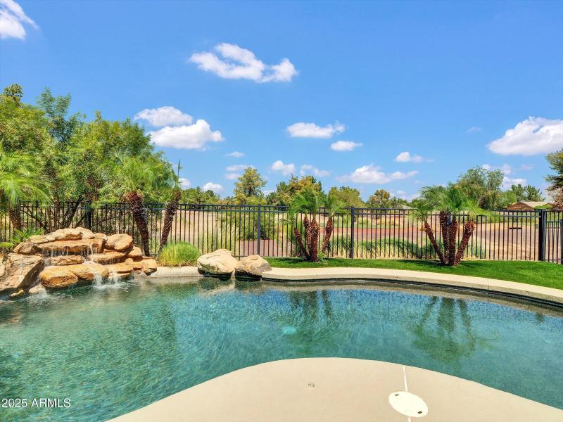 46-3906 E Carson Road-46