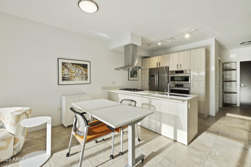 409 Eating Area