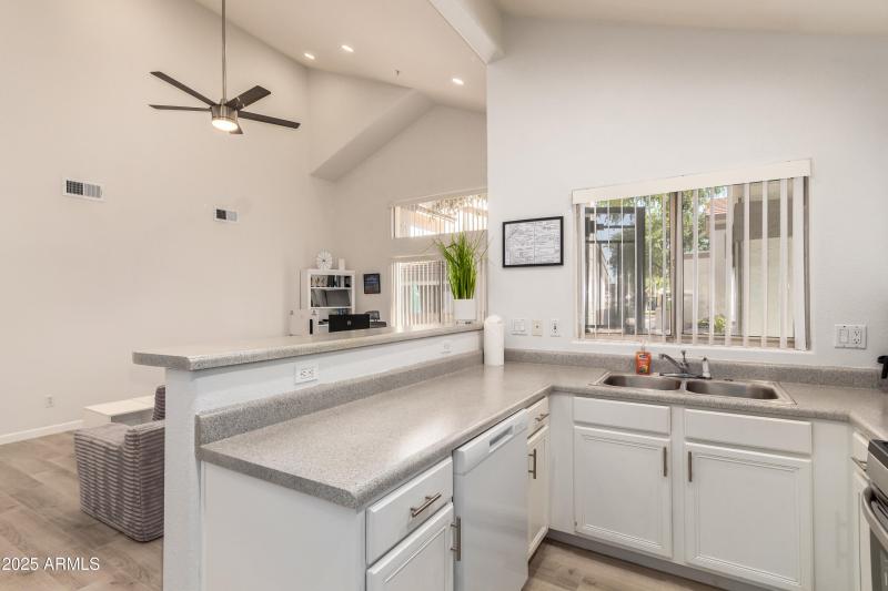 68a1db_08 - Comanche