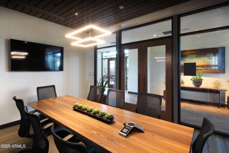 Sky Crossing Meeting Room