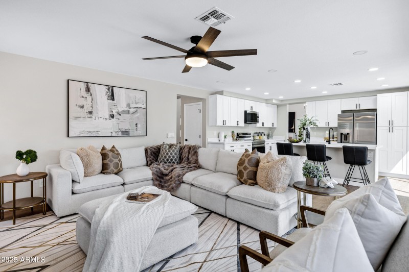4617 E Goldfinch Gate Ln-19