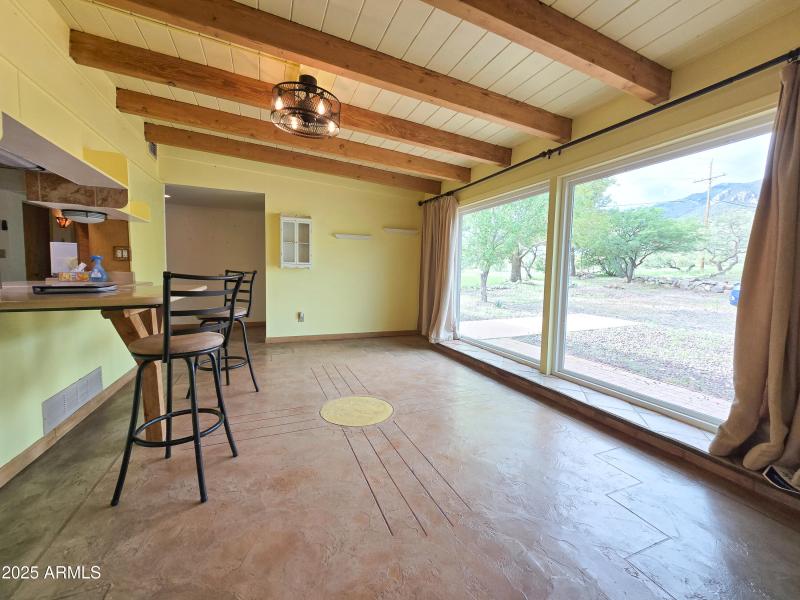 Front Sitting Room Empty