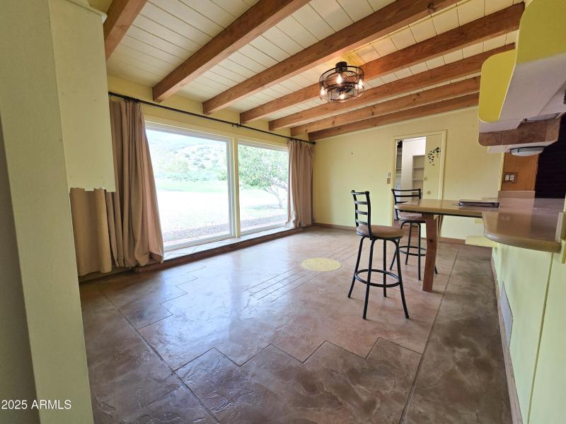 Front Sitting Room empty