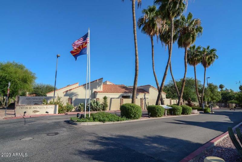 Arrowhead Lakes Entrance