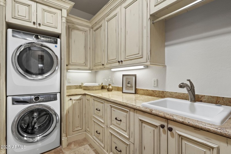 027_Laundry Room
