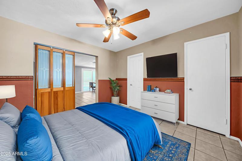 3221 W Sells Dr VS 5