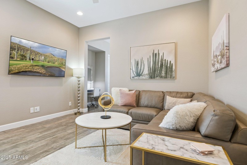 16-web-or-mls-17608-e-desert-vista-trail