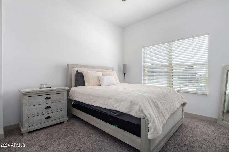 0011-10 - Gladstone Hl Pl