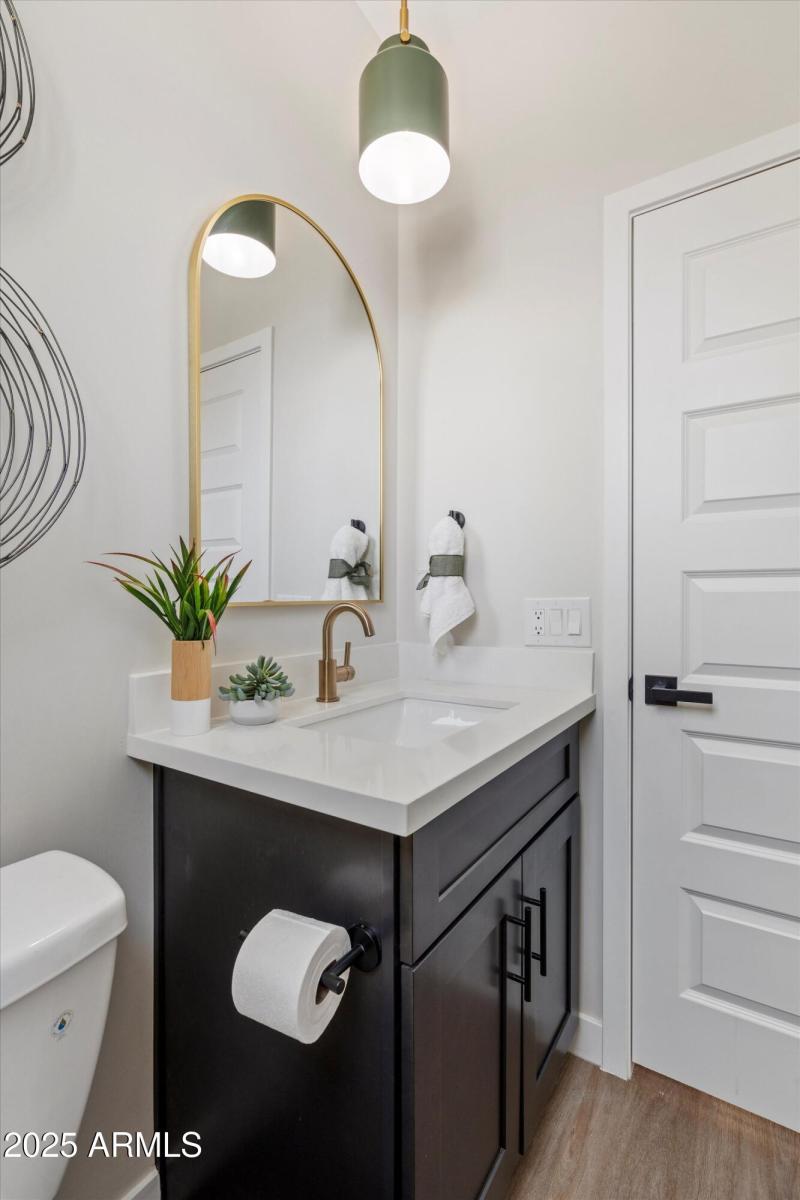 10-Guest Bathroom