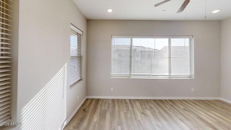 746-east-doral-avenue-living-room