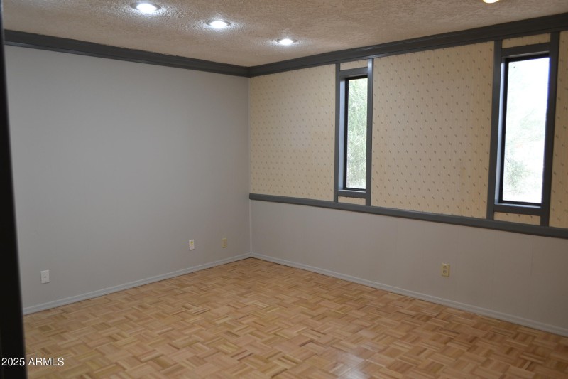 Middle Office