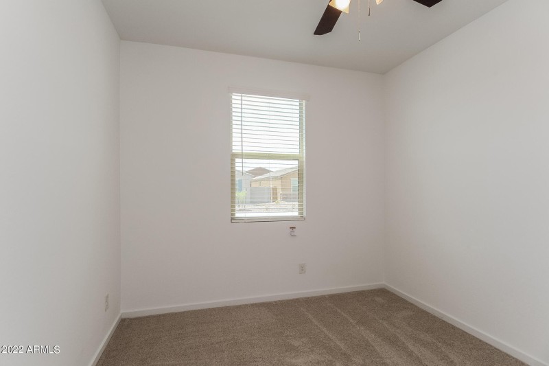 013-photo-bedroom-11454104