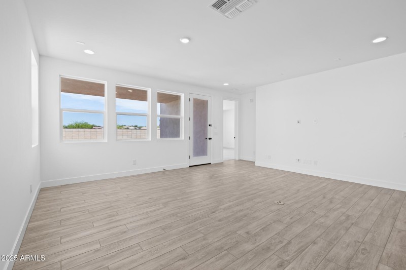 4)GREAT ROOM