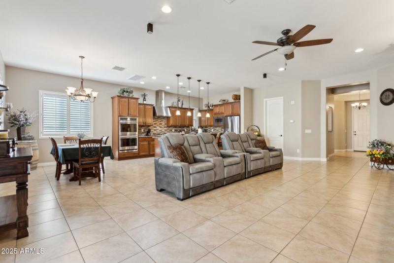 7-web-or-mls-10062-w-redbird-rd