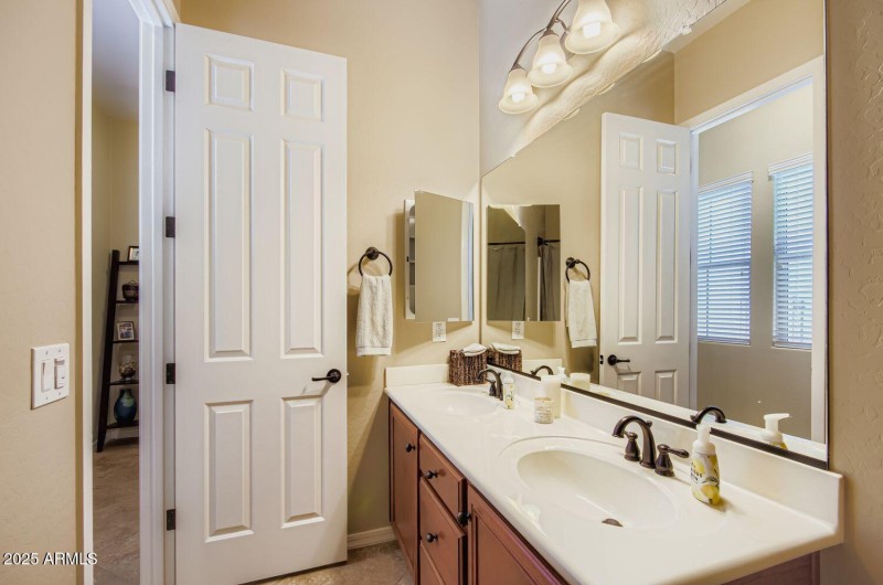 16192 W Berkeley Rd - Web Quality - 024