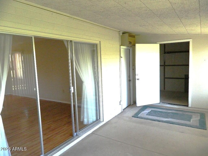 E AZ ROOM (2)