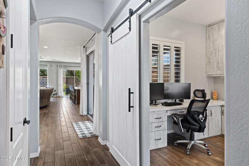 2133 E Kesler Ln-11