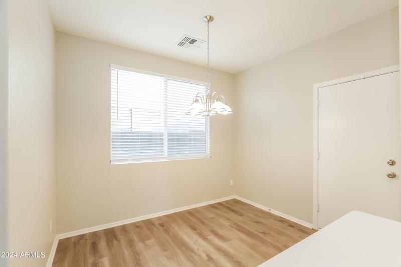 006-photo-breakfast-nook-9729621