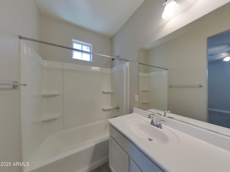 7_pc_D9WUjY24Da_OYq423Vsub_layout_0