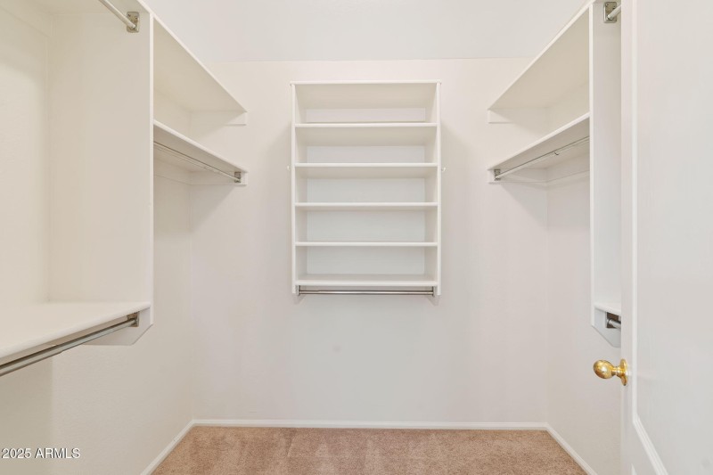 Walk In Closet + Shelves