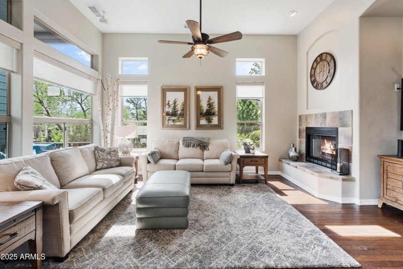 005_Living Room