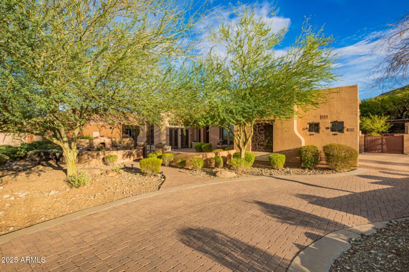 long paver driveway