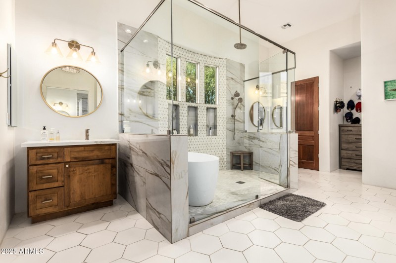 En suite bath