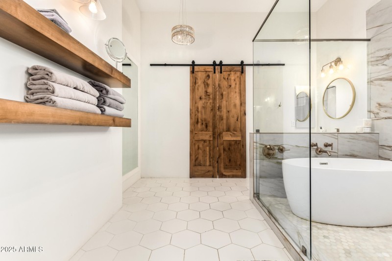 En suite bath
