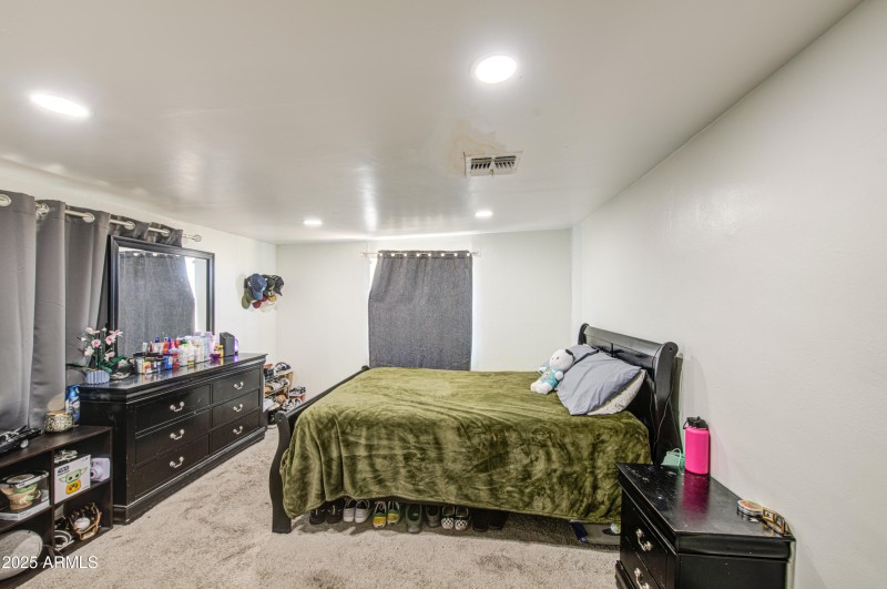 Bedroom 1-pic 1