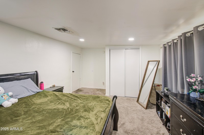 Bedroom 1-pic 2