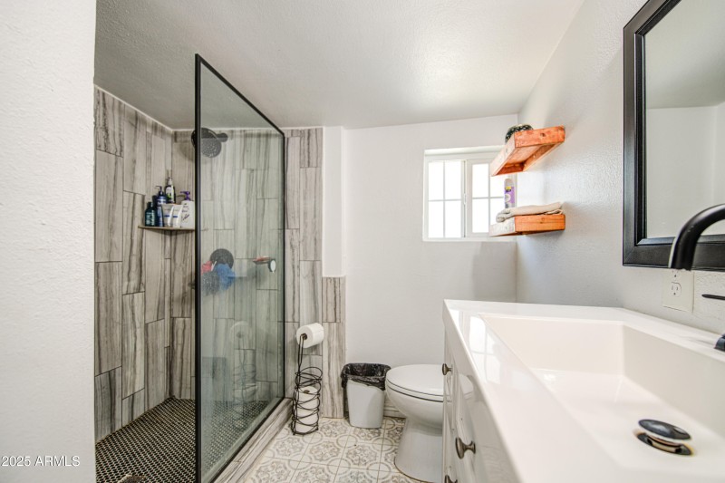 Bathroom-pic 2