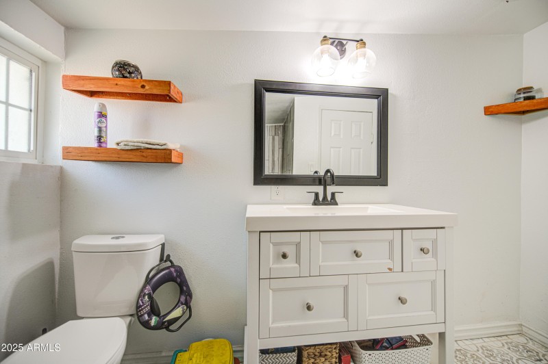 Bathroom-pic 3