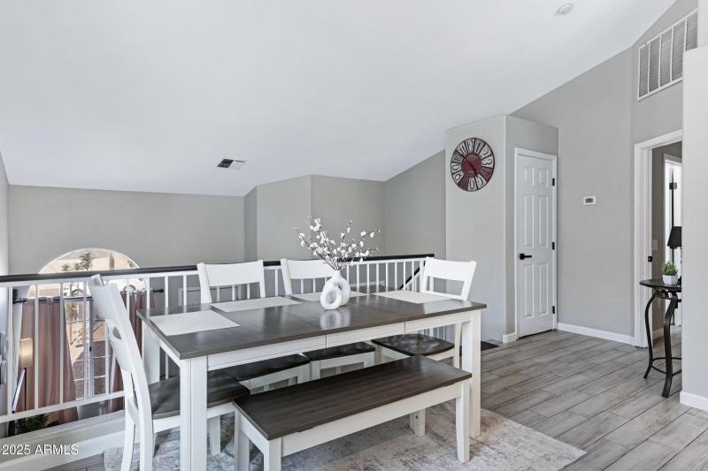414 N Cobblestone St-13