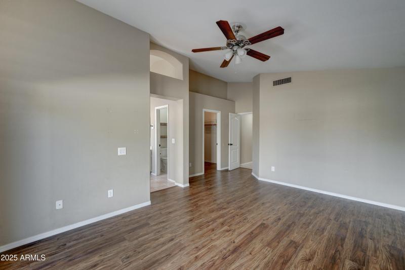 5204 W Geronimo St-17