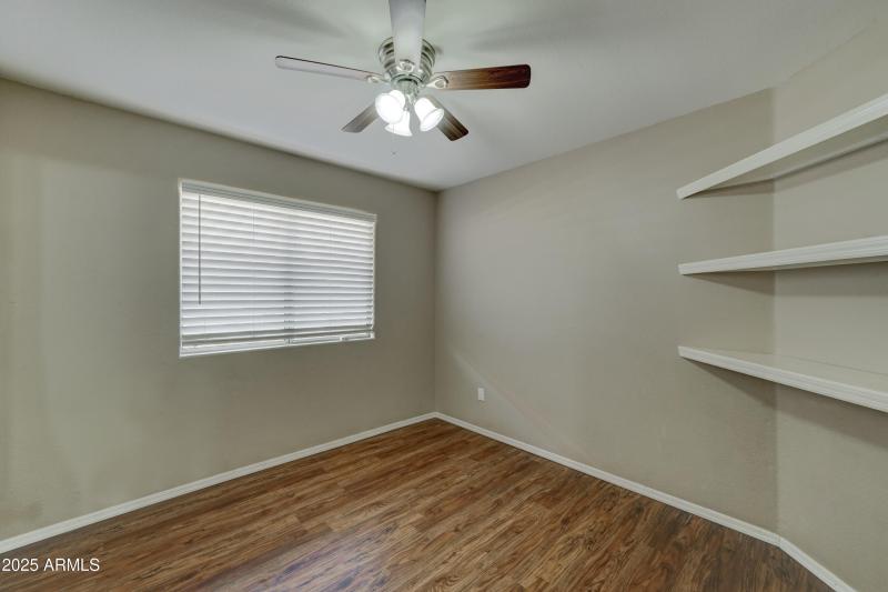 5204 W Geronimo St-22