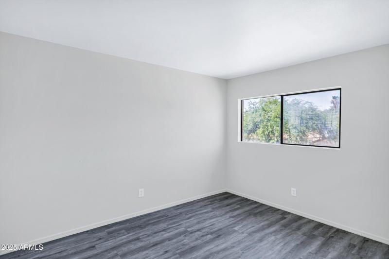4539 E Grove Ave-24