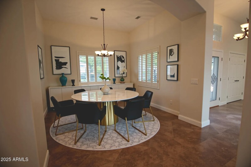 Dining room virtual staging
