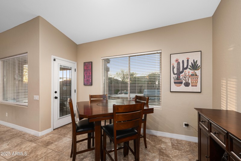 10318-E-Trailhead-Court-26