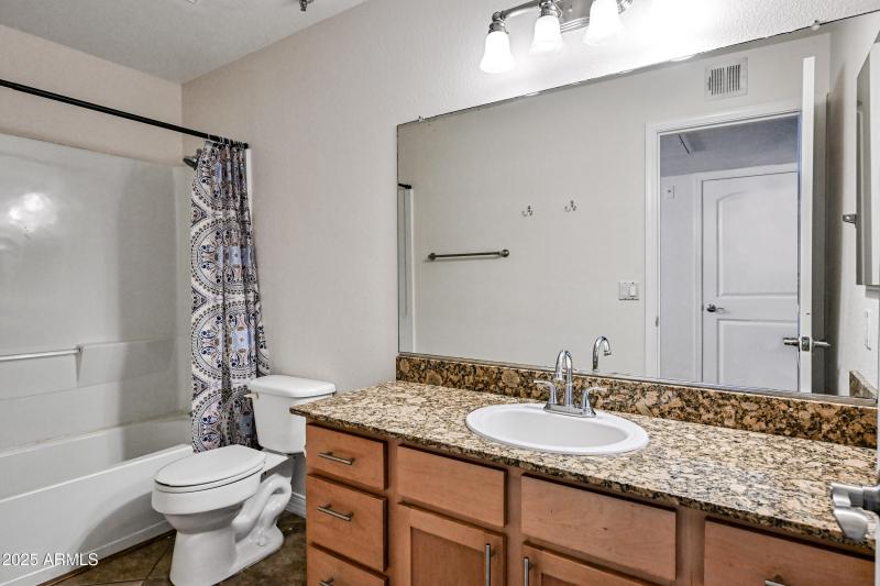 15-2025ECA248-ocupix-