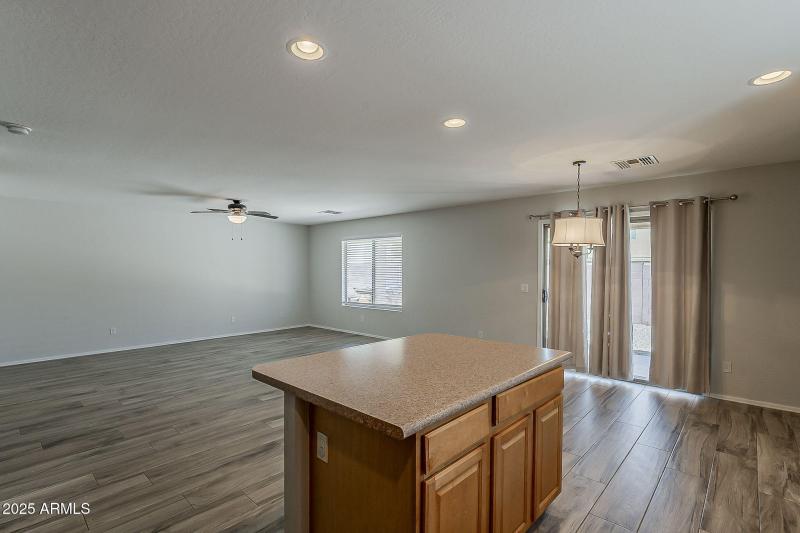 25-web-or-mls-Naomi-25